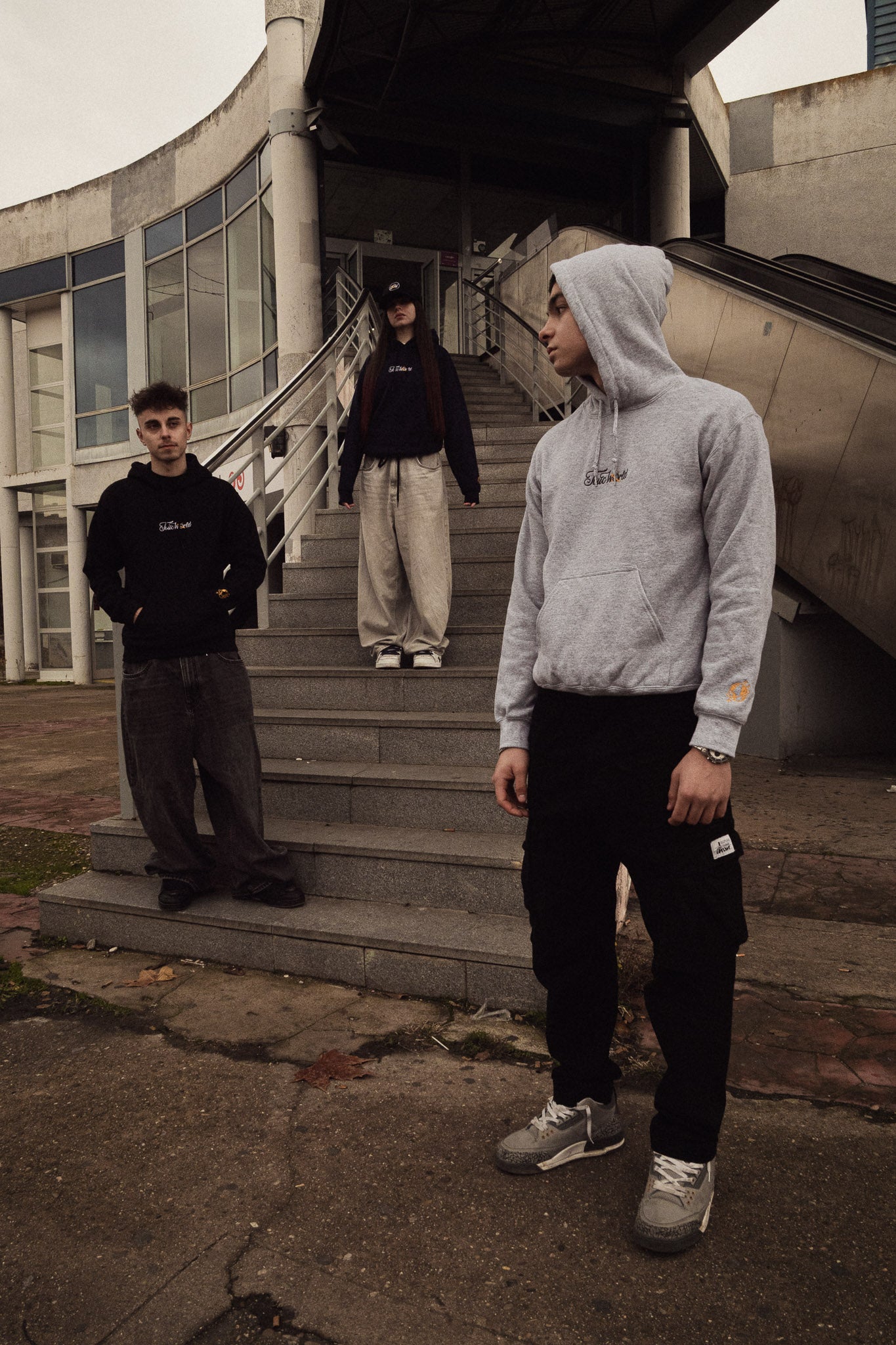 Toucworld® Essential Grey Hoodie – Designed to stand out